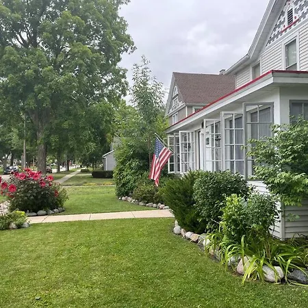 515Escape - Near Downtown, Private Backyard, Firepit, Bbq, Fun! Villa Lake Geneva Exterior photo