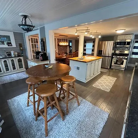515Escape - Near Downtown, Private Backyard, Firepit, Bbq, Fun! Villa Lake Geneva Exterior photo