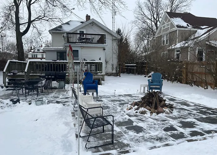 515Escape - Near Downtown, Private Backyard, Firepit, Bbq, Fun!