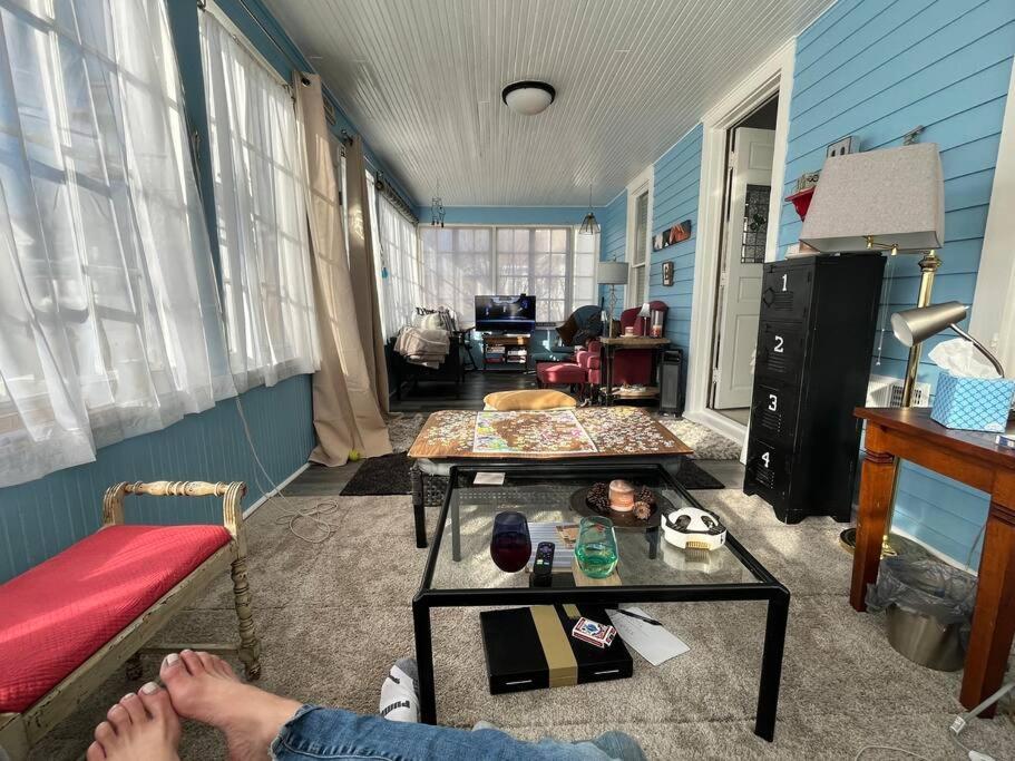 Holiday home 515escape - Near Downtown, Private Backyard, Firepit, Bbq, Fun! *