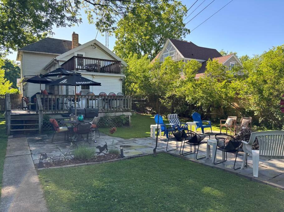 515escape - Near Downtown, Private Backyard, Firepit, Bbq, Fun! *