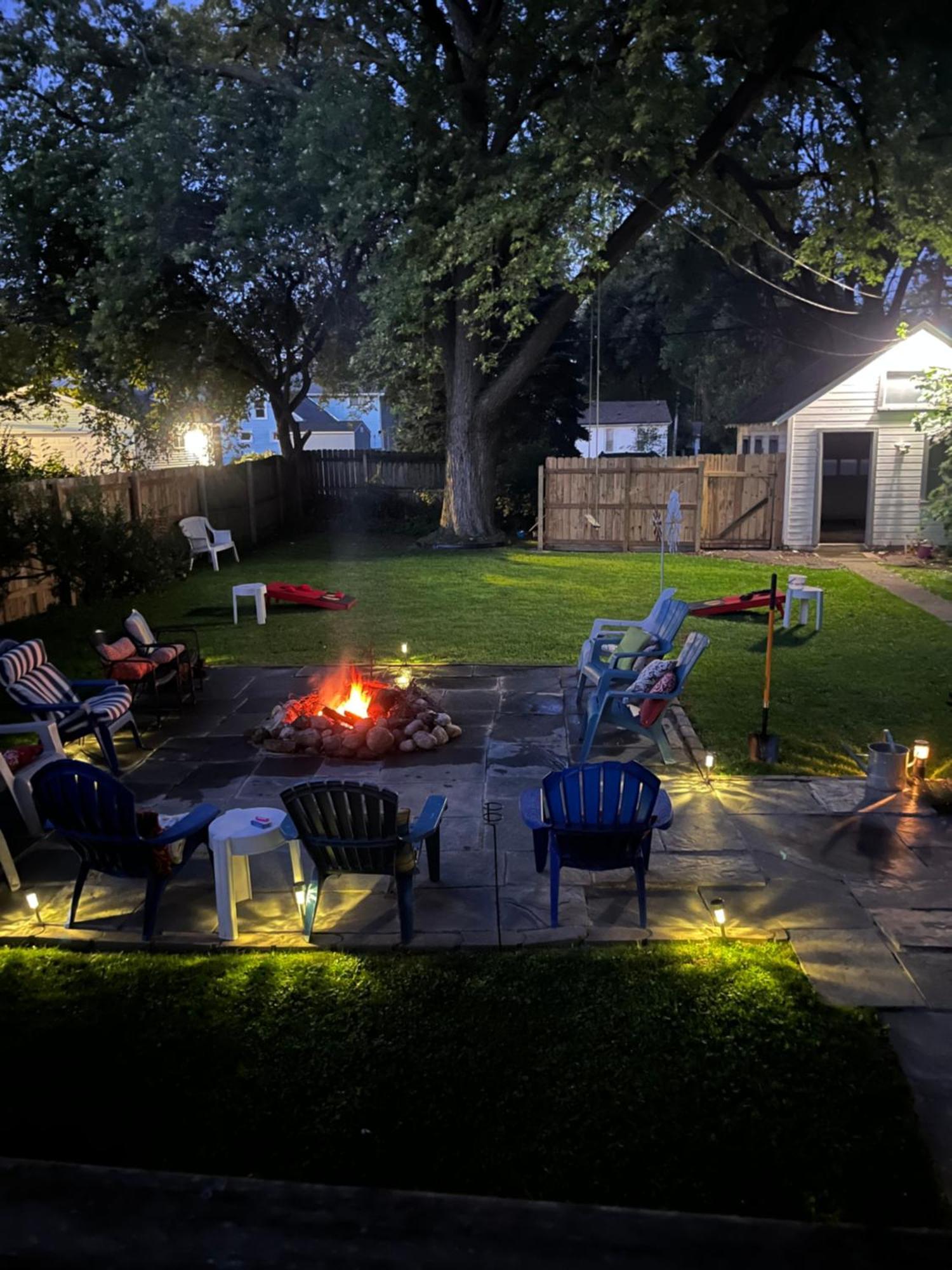 Holiday home 515escape - Near Downtown, Private Backyard, Firepit, Bbq, Fun!