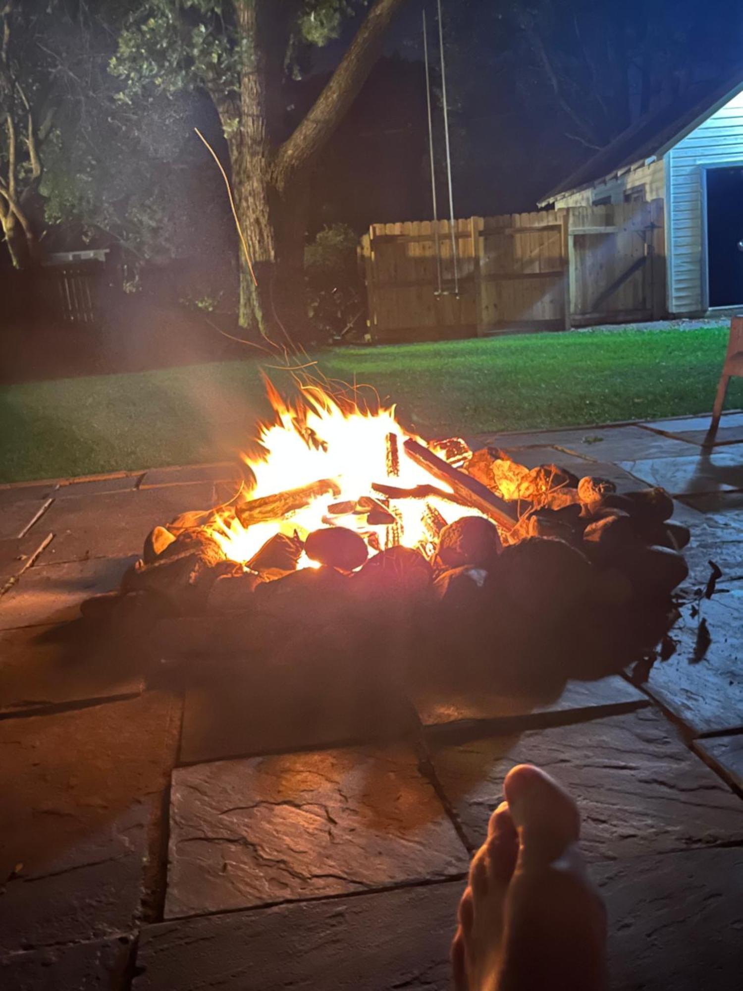 515escape - Near Downtown, Private Backyard, Firepit, Bbq, Fun! *