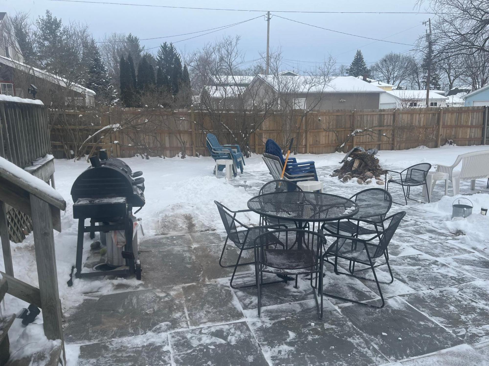 Holiday home 515escape - Near Downtown, Private Backyard, Firepit, Bbq, Fun!